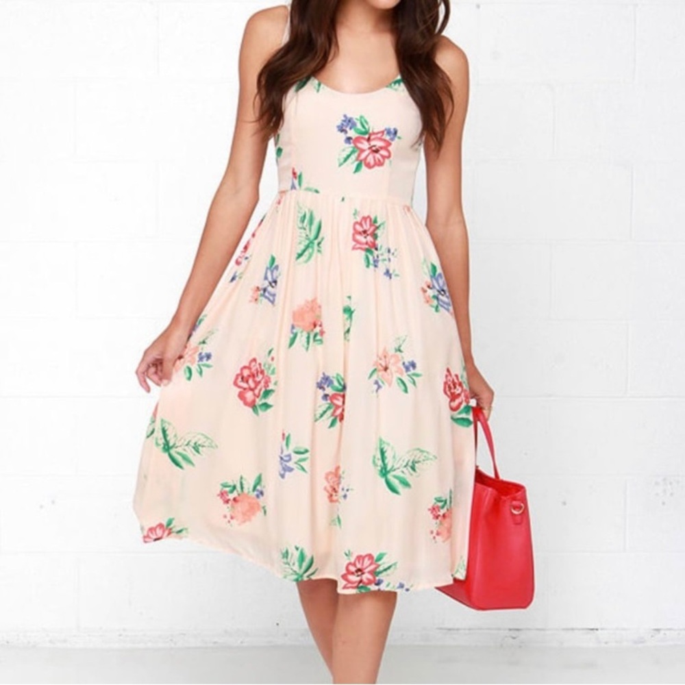 BB Dakota Helen Femme floral dress. Size 4